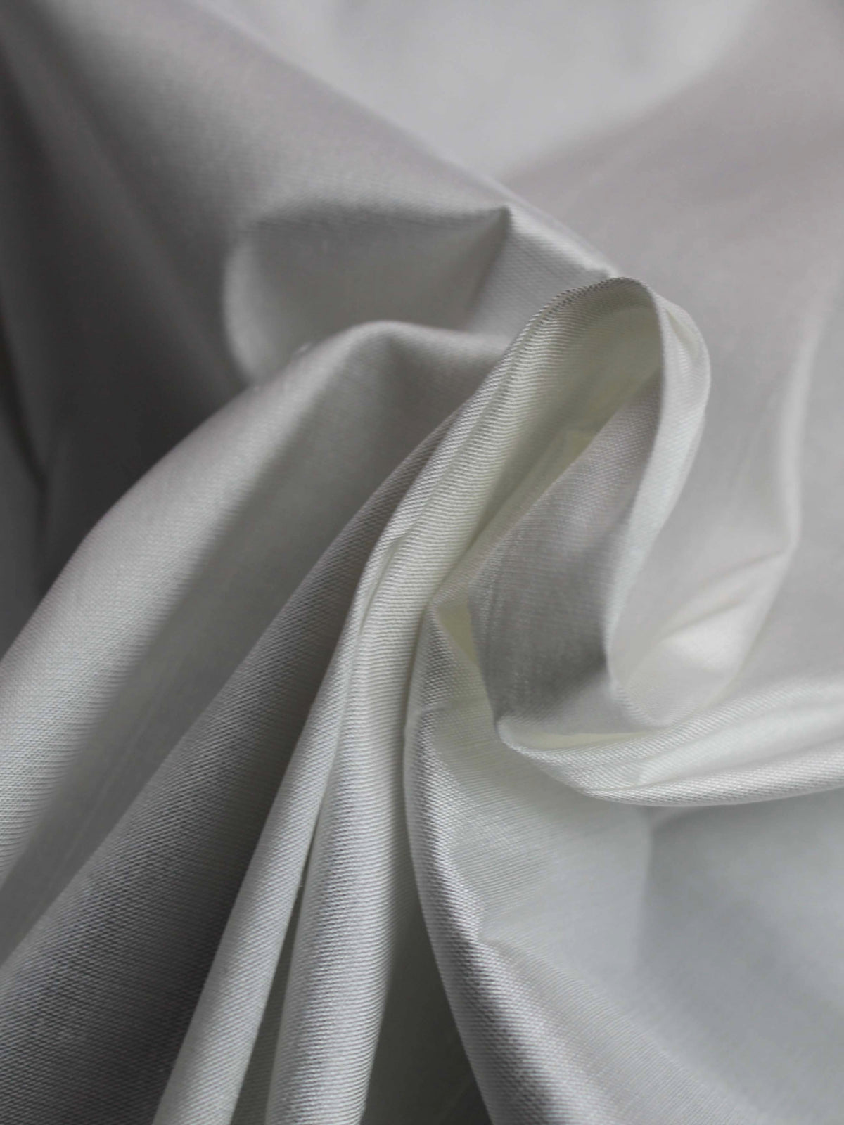 White Silk Dupion 150cm - P402