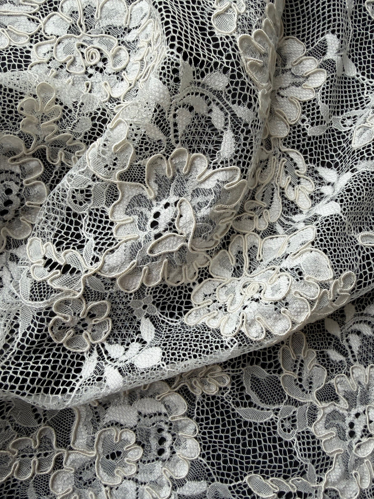 Ivory Corded Lace - P442