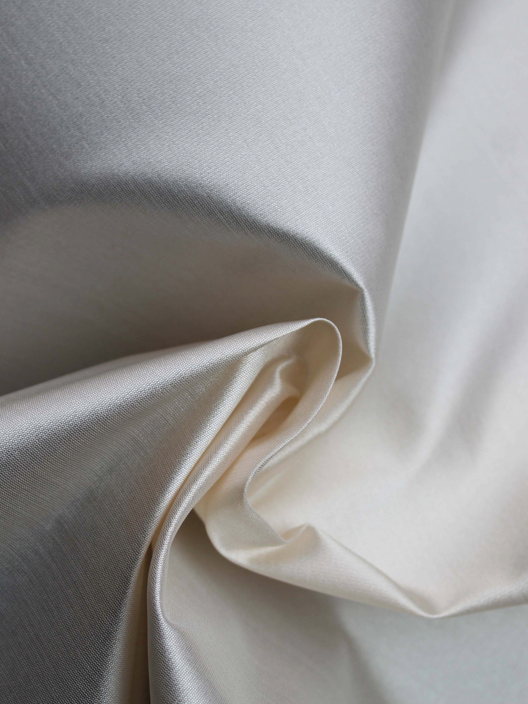 Champagne Silk Blend Organza Taffeta - P607