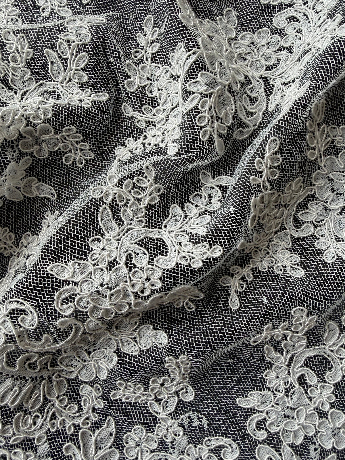 Ivory Corded Lace - P637