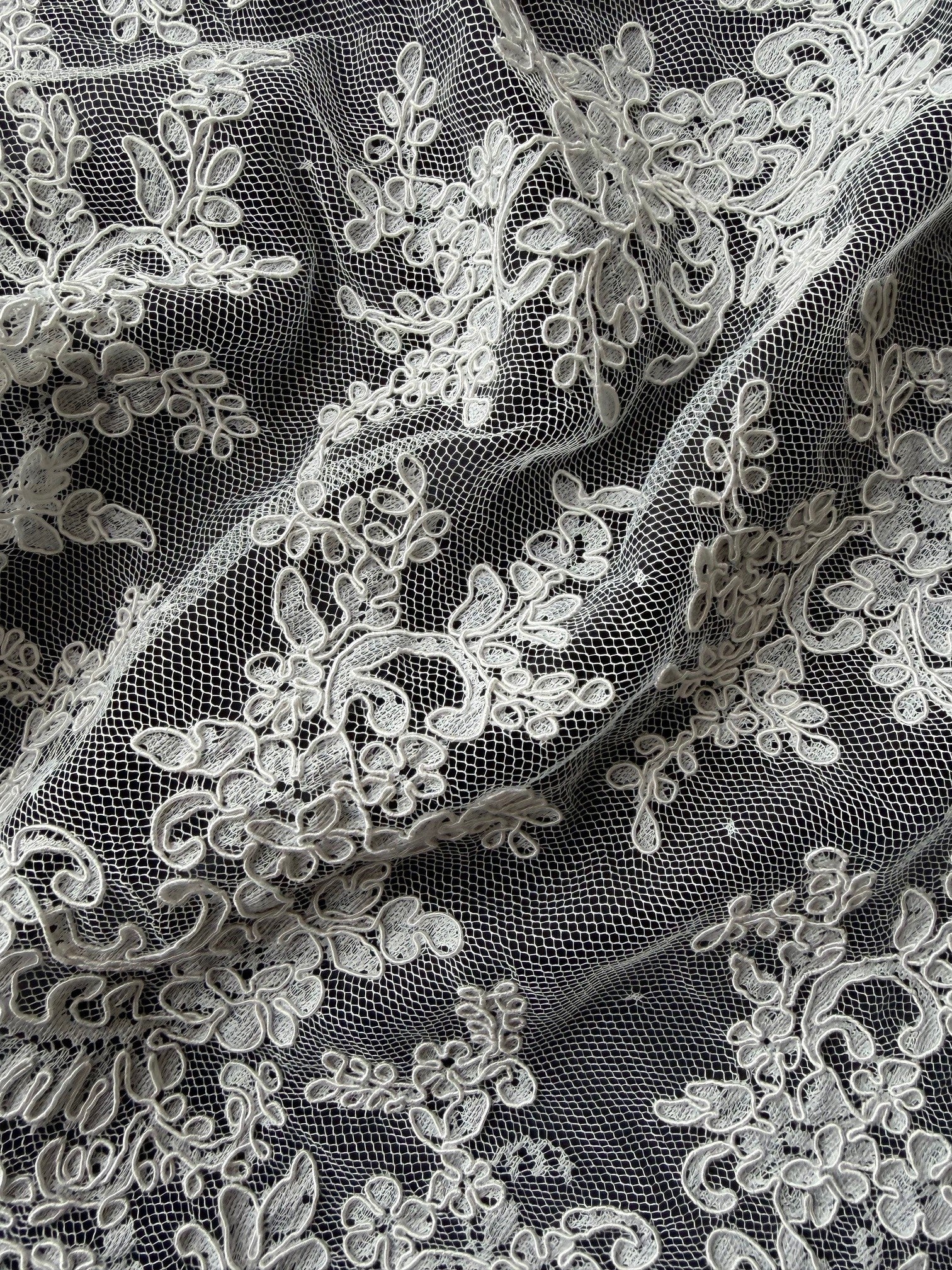 Ivory Corded Lace - P637