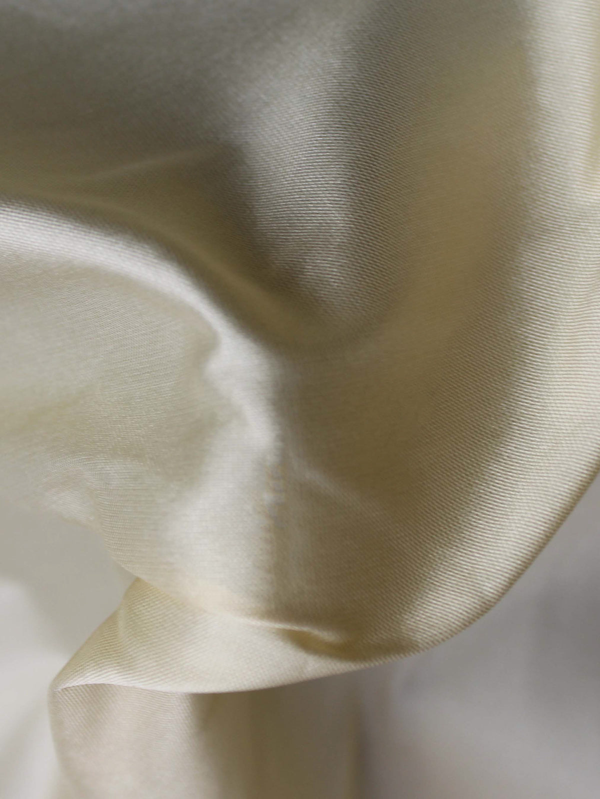 Magnolia Polyester Taffeta - P75