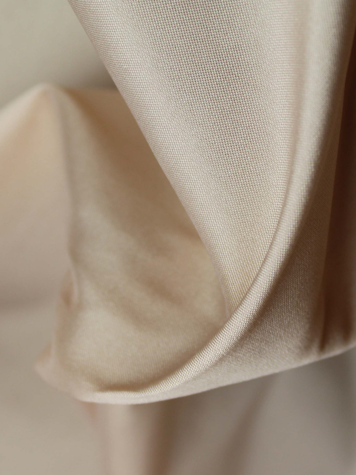 Oyster Polyester Taffeta - P75