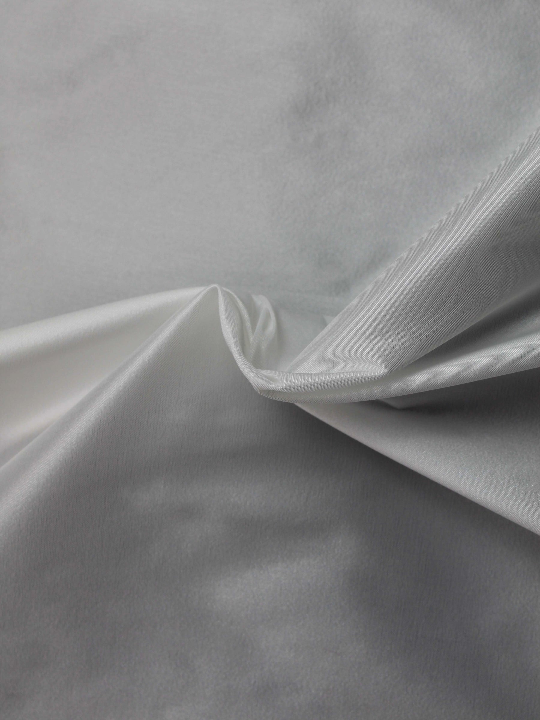 Pale Ivory Poly Taffeta - P85