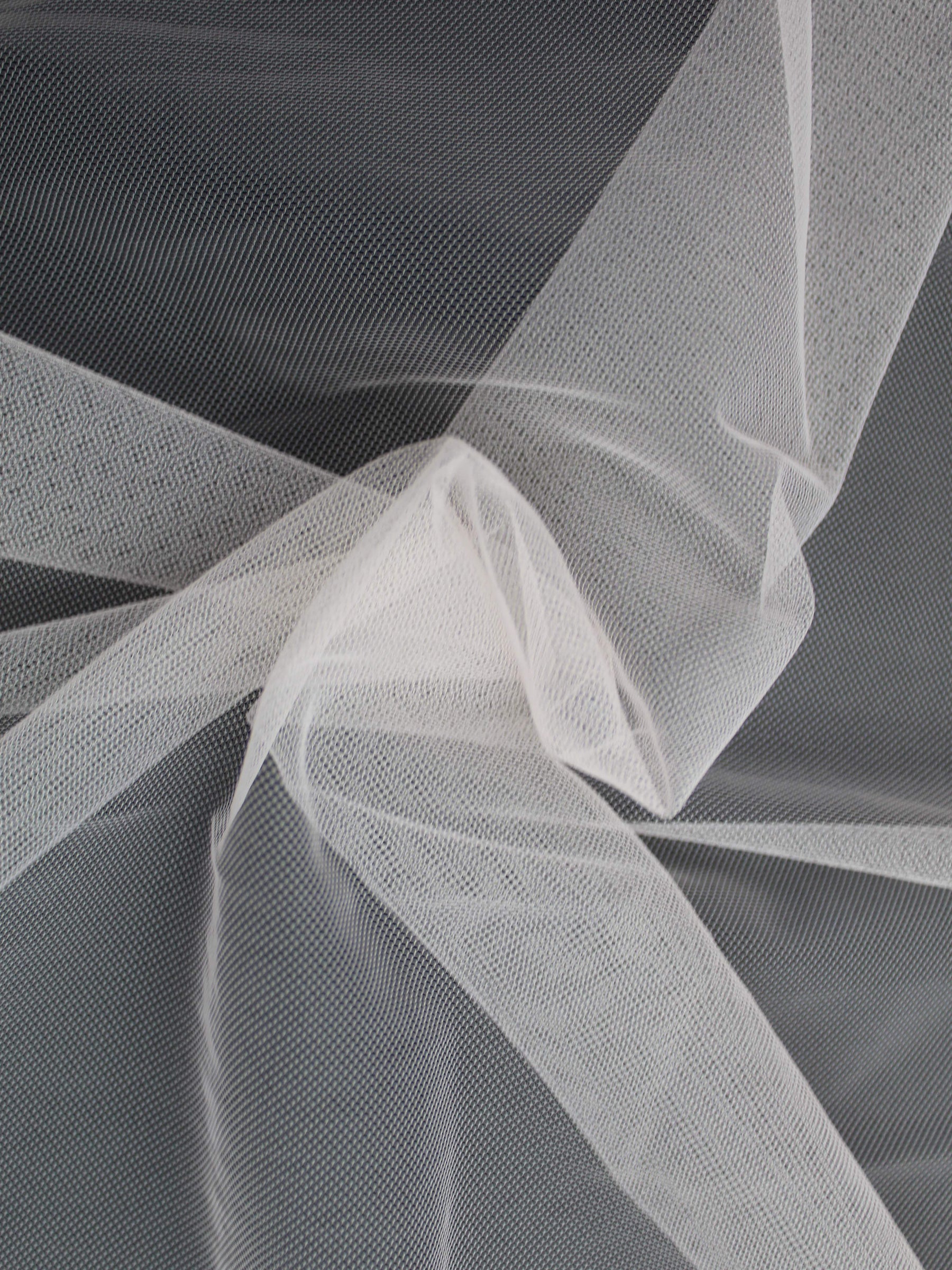 Light Skin Red (310) Tulle - P9