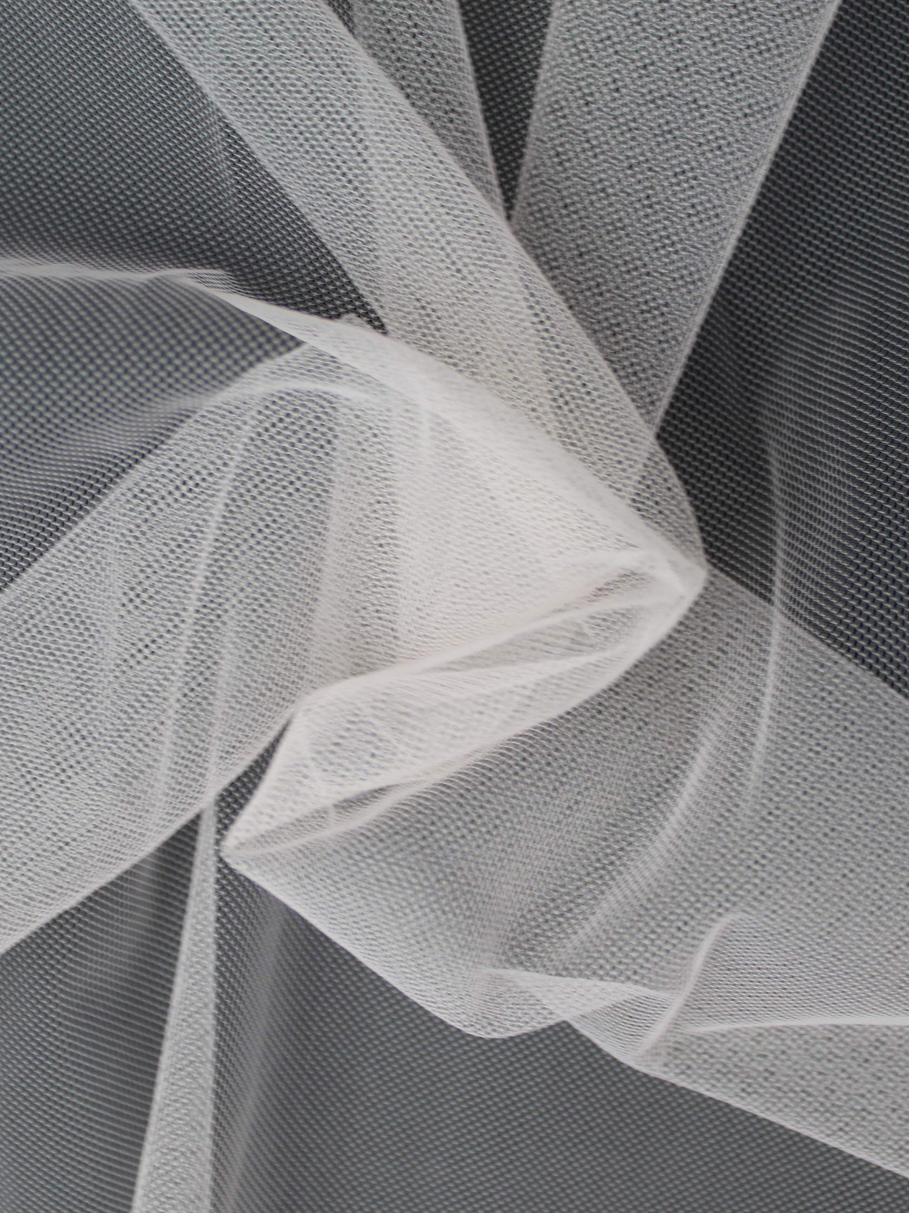 Light Skin Red (310) Tulle - P9