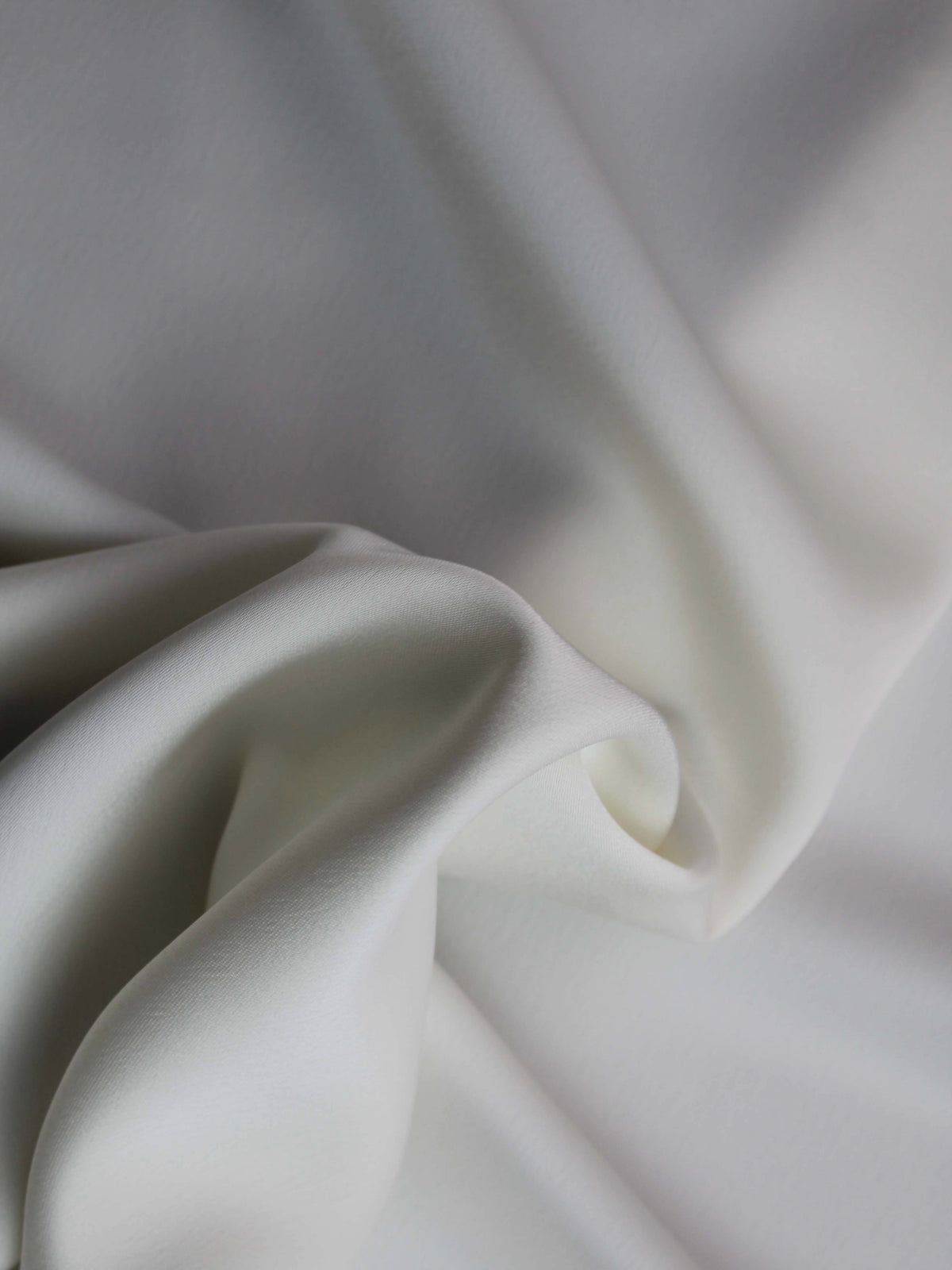 S Ivory Heavy Soft Satin - PB1009