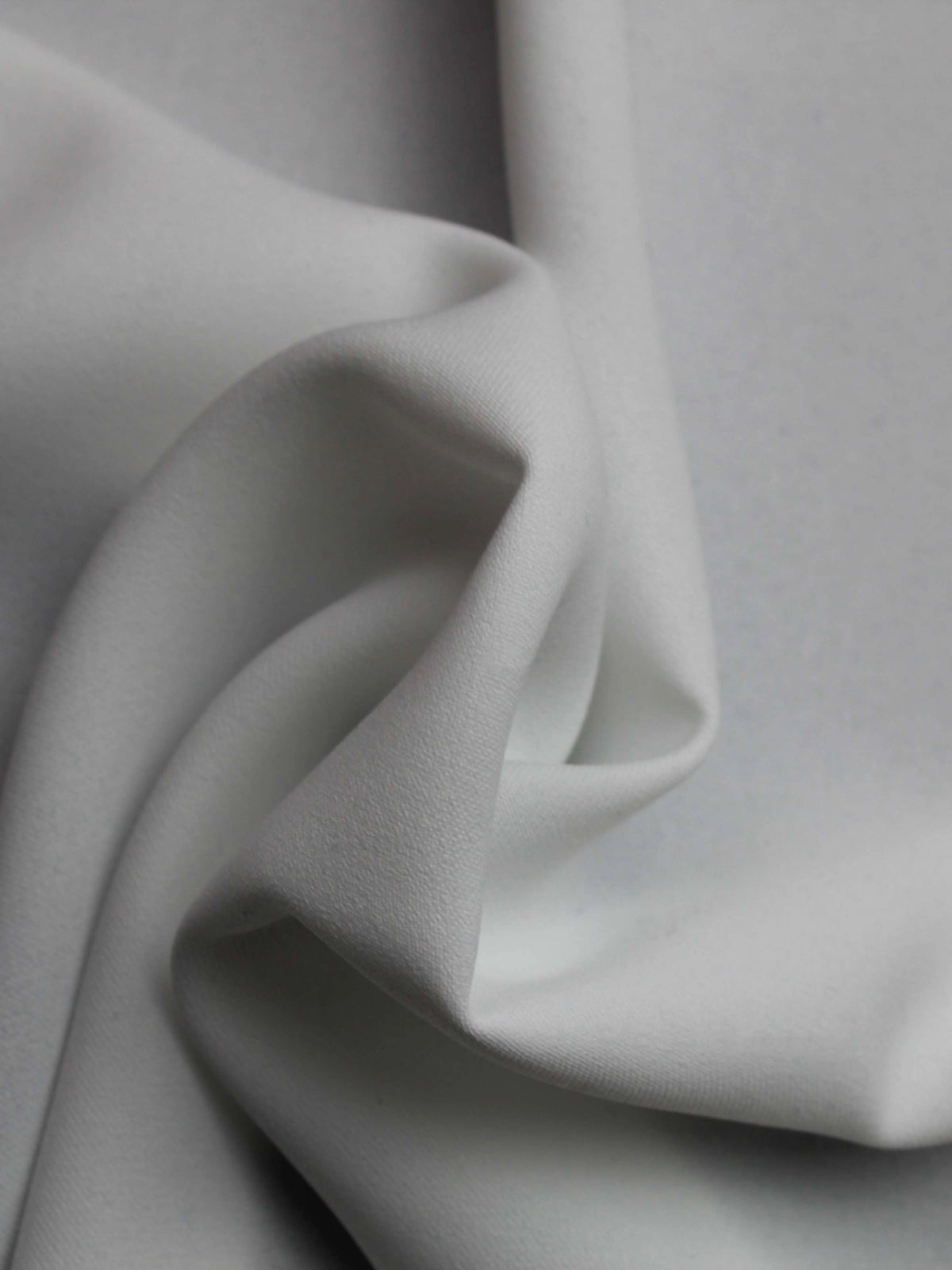 White Cotton Touch L/Wt Crepe - PB4003