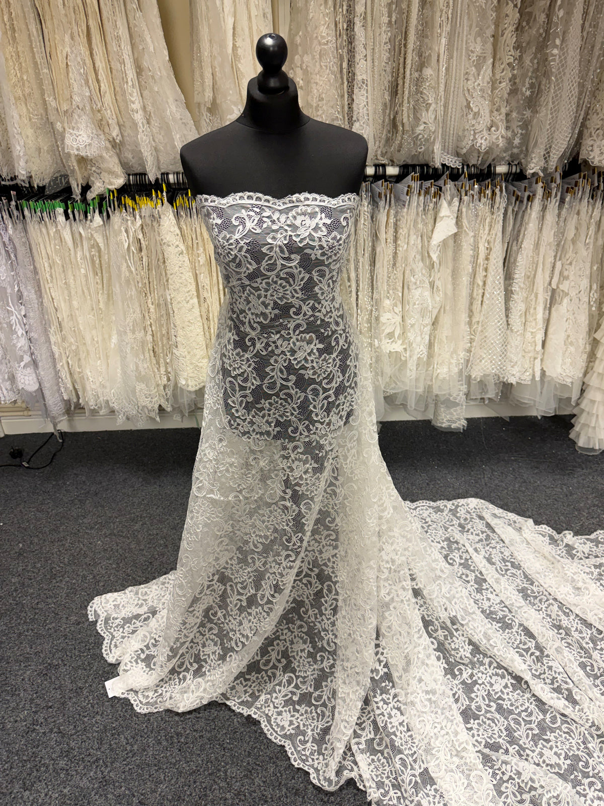 Ivory Corded Lace - P210