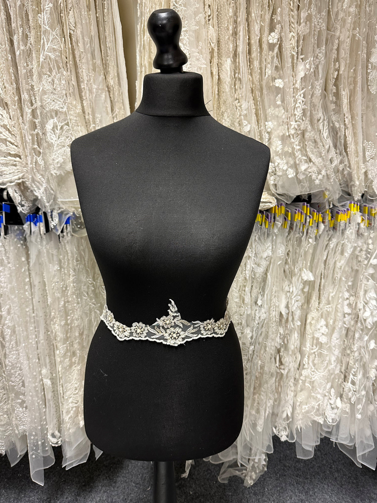 Ivory Beaded Lace Trim - Ream