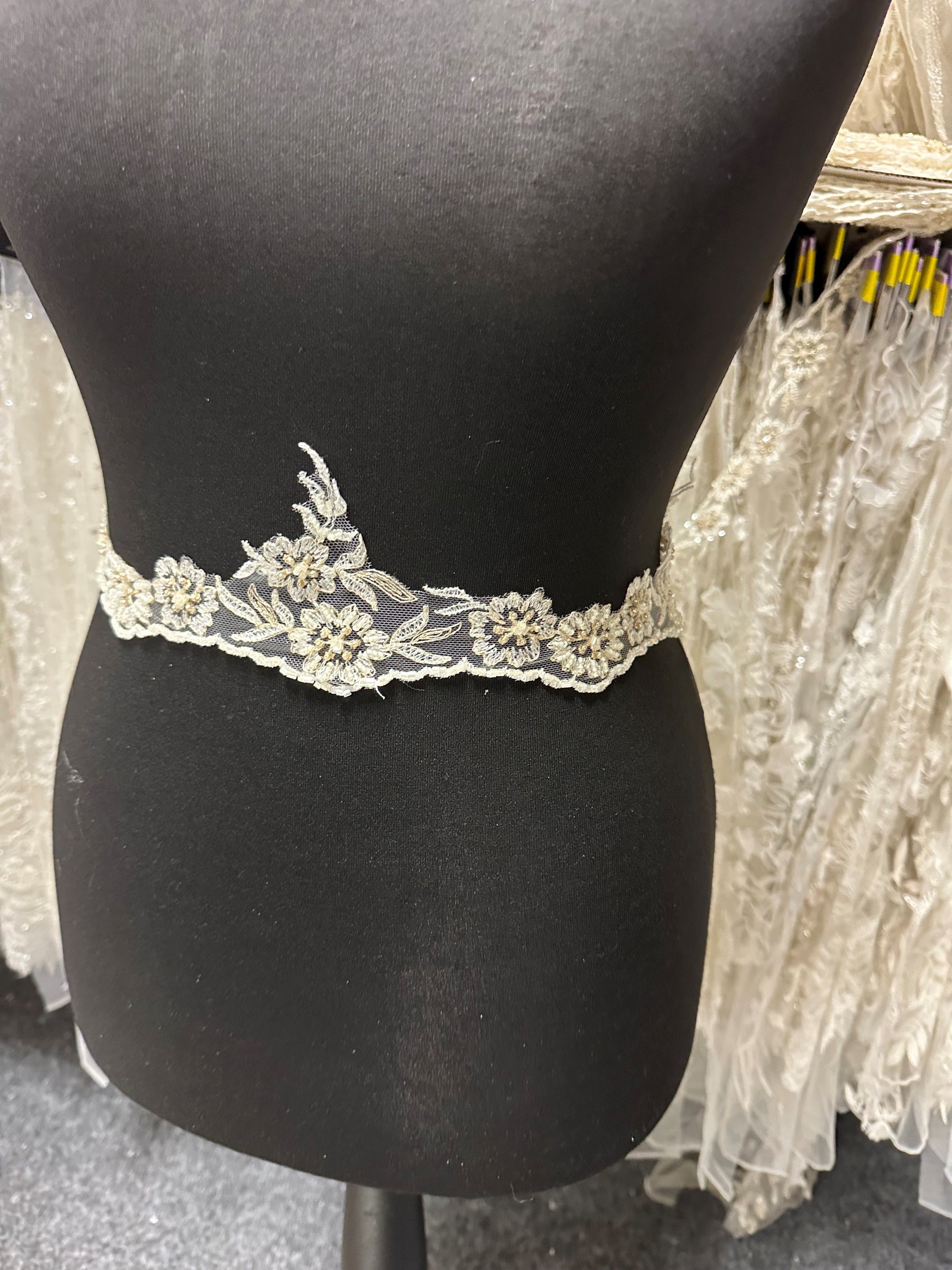 Ivory Beaded Lace Trim - Ream