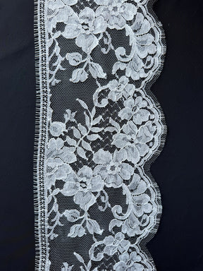 Pale Ivory Chantilly Lace Trim - Rizawana