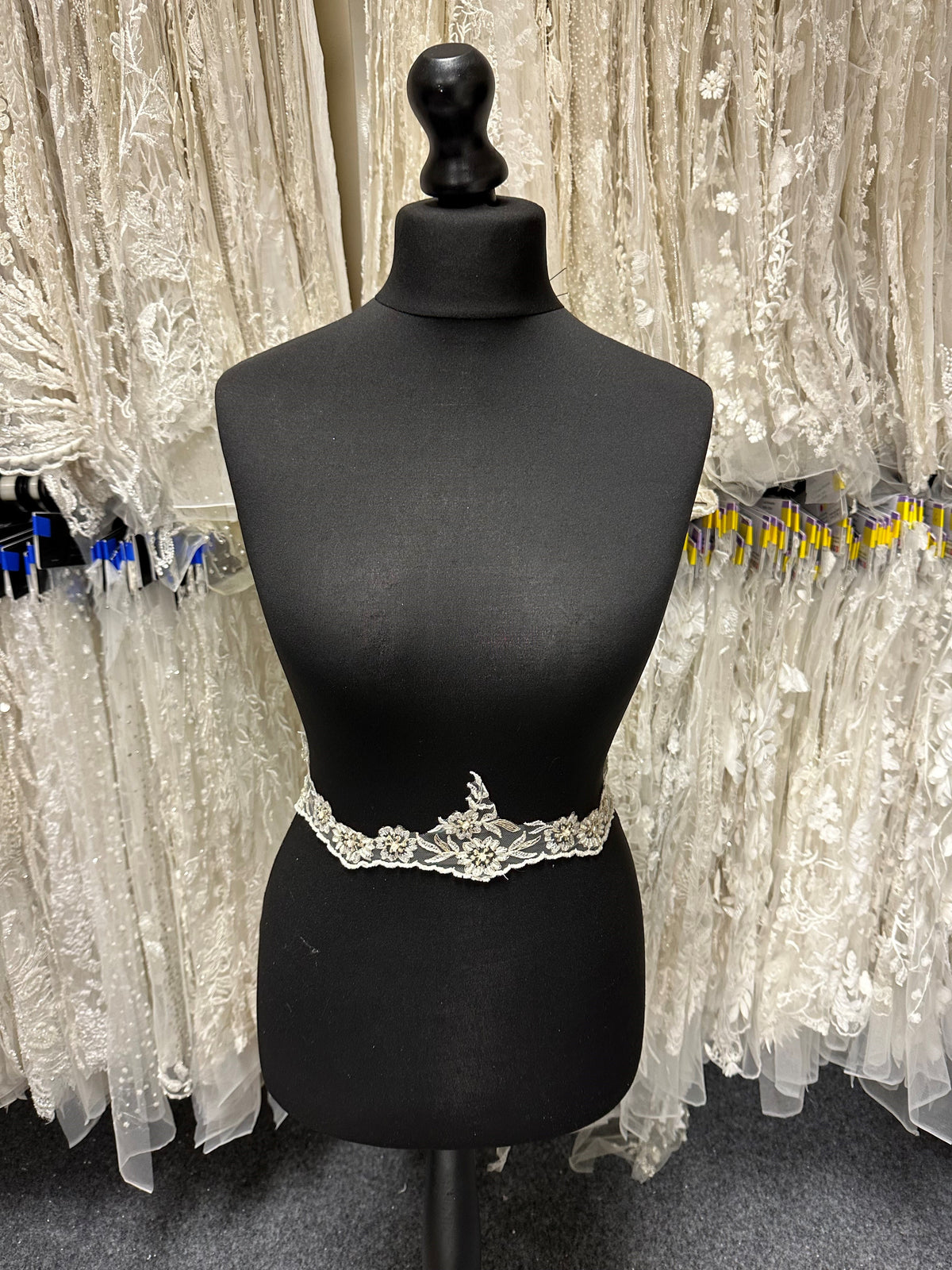 Ivory Beaded Lace Trim - Roxanne T 707 (CF)