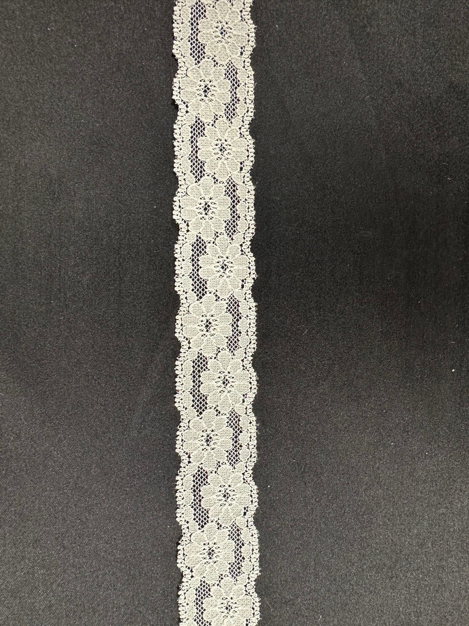 Ivory Lace Trim - Salubrious