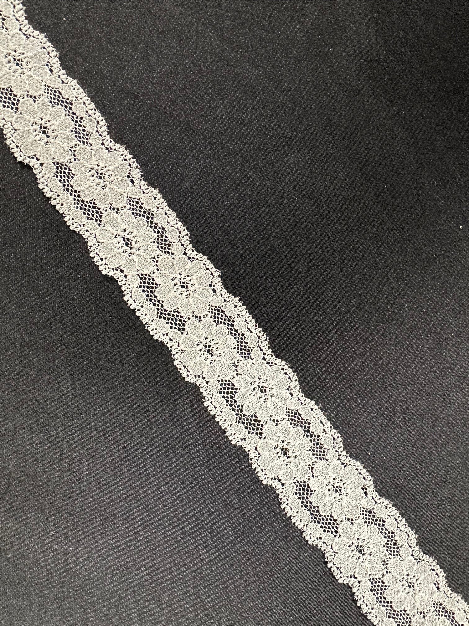Ivory Lace Trim - Salubrious