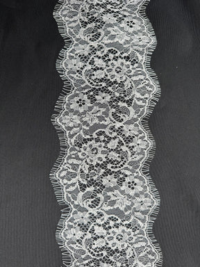 Ivory Chantilly Lace Trim - Seven