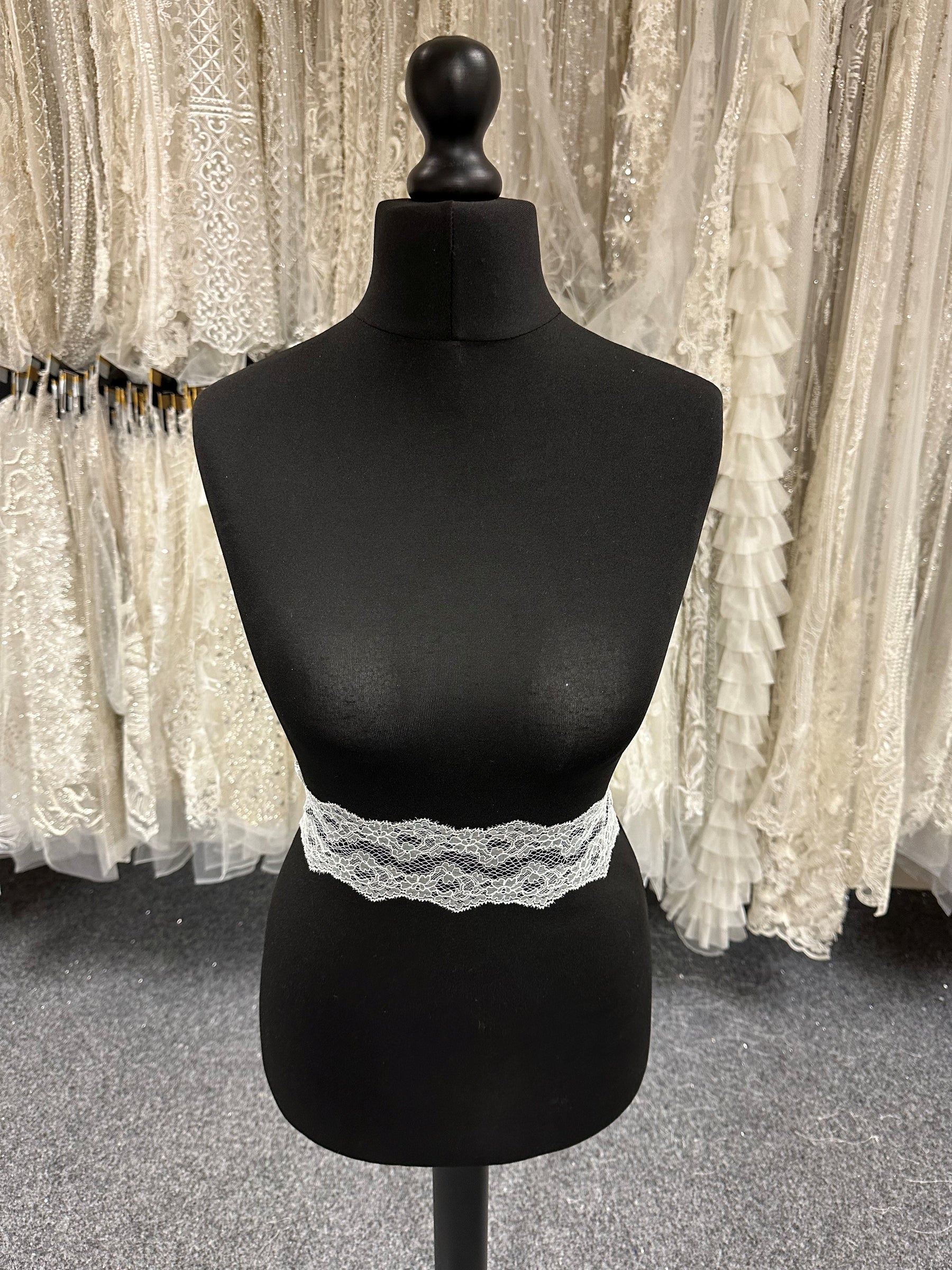 Ivory Sol Ivory Chantilly Lace Trim - Sol