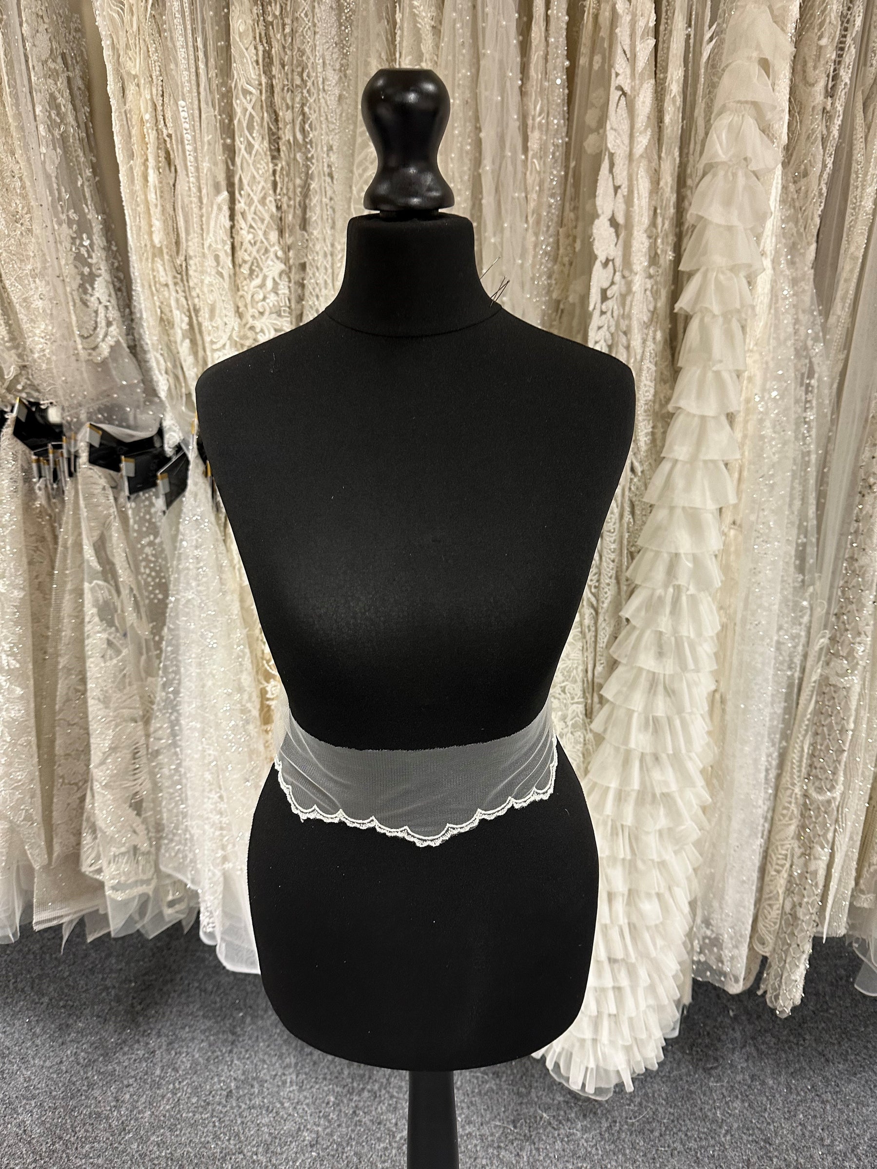 Ivory Embroidered Lace Trim - T202