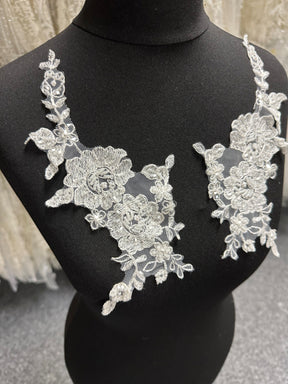 Ivory Floral Lace Appliques - T43