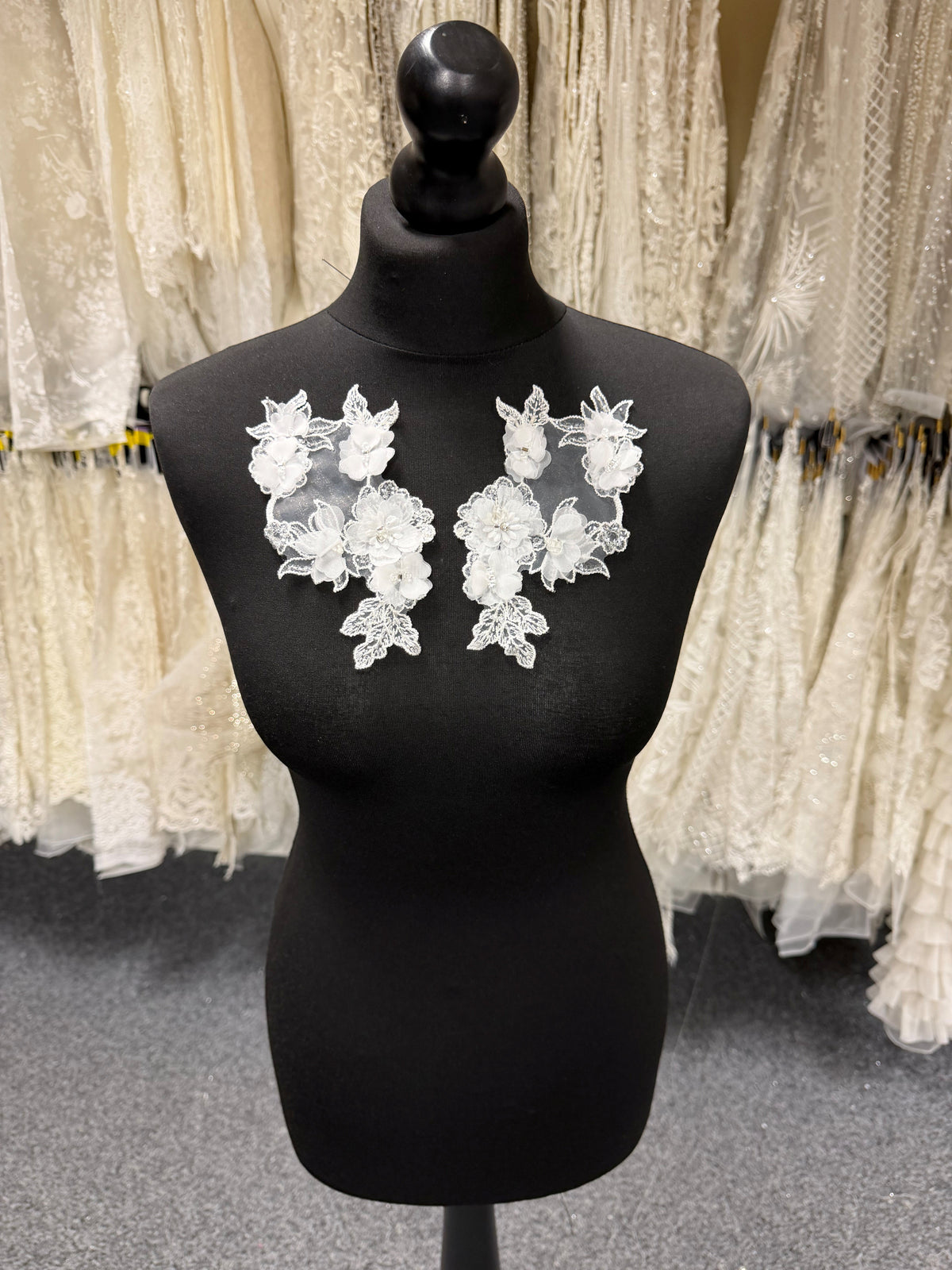 Ivory Beaded 3D Lace Appliques - T443