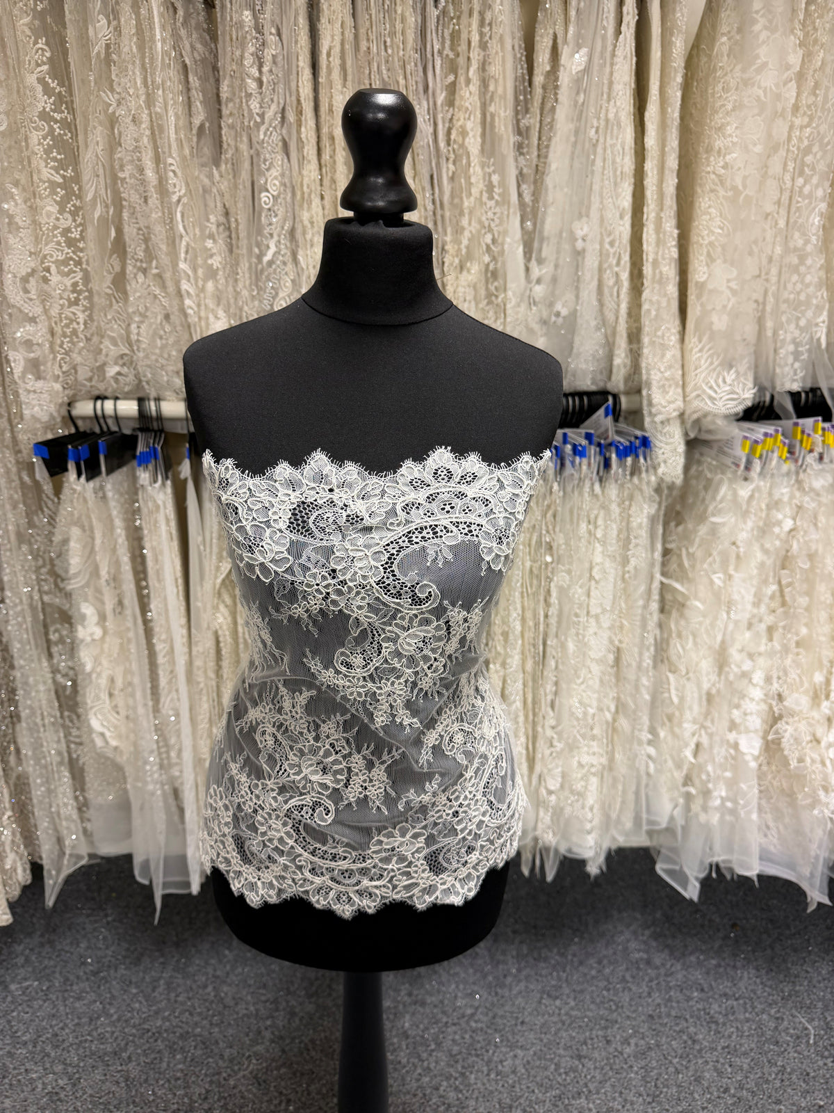Ivory Corded Lace Trim - T477