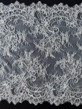 Ivory Corded Lace Trim - T477