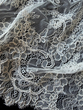 Ivory Corded Lace Trim - T477