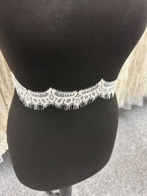 Ivory Sequin Lace Trim - T573