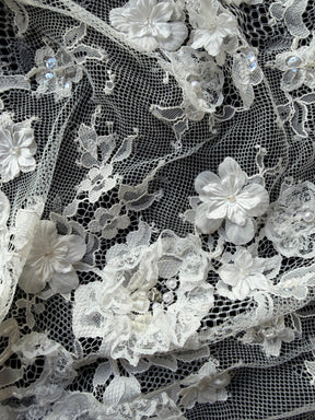 3D Ivory Lace Trim - T622