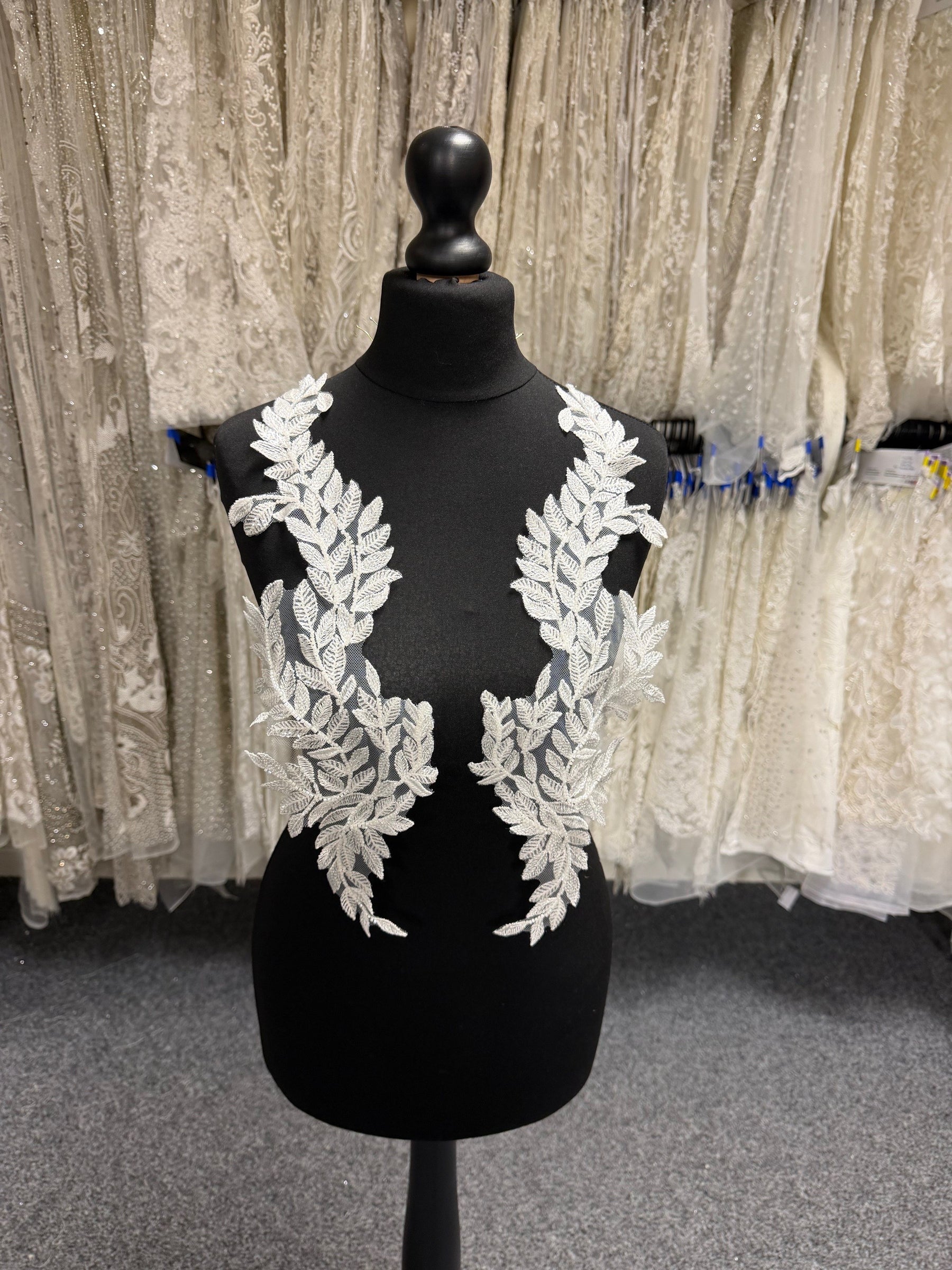 Ivory Beaded Lace Appliques - T944