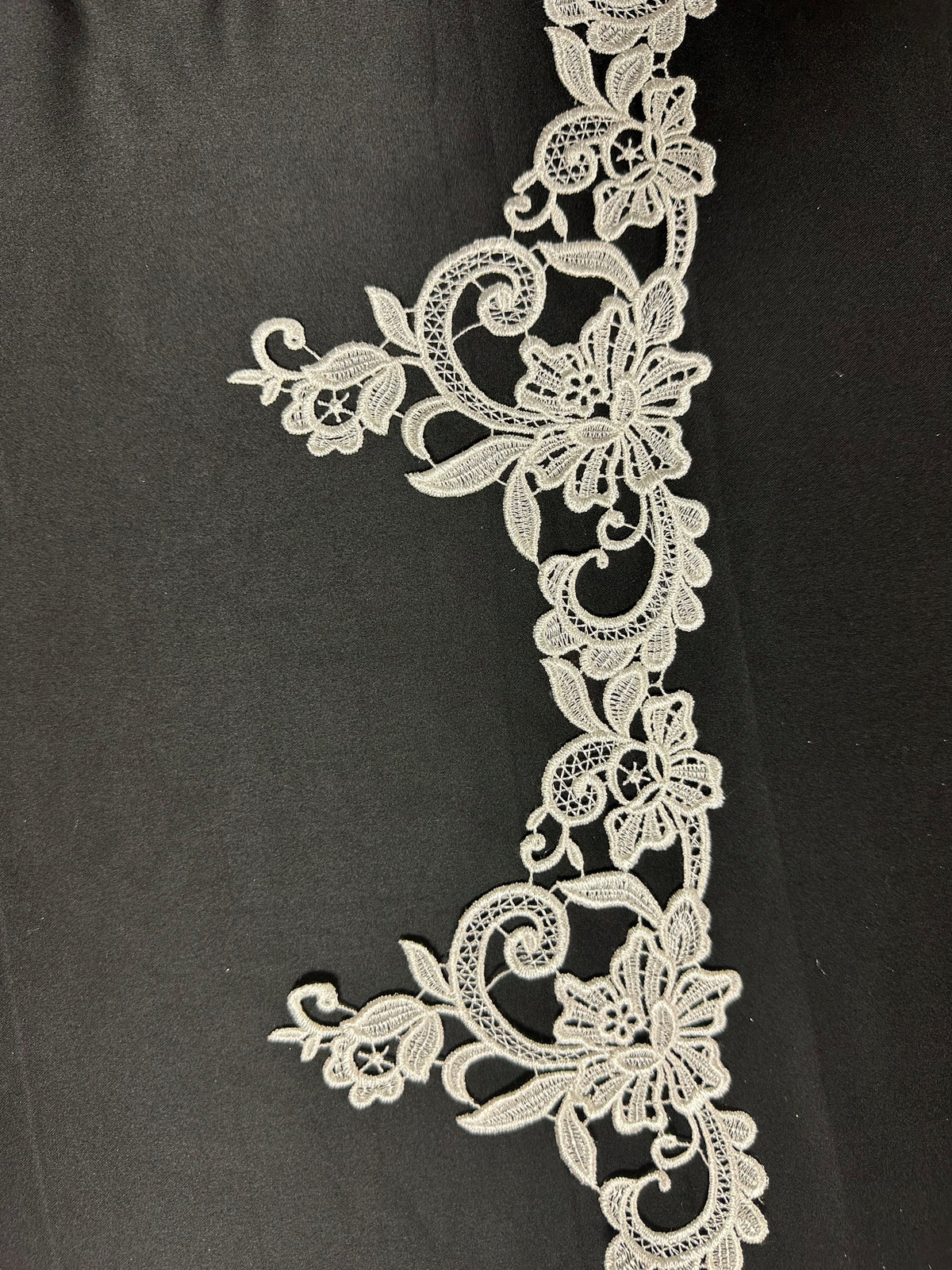 Ivory Guipure Lace Trim - T 9905 (CF)