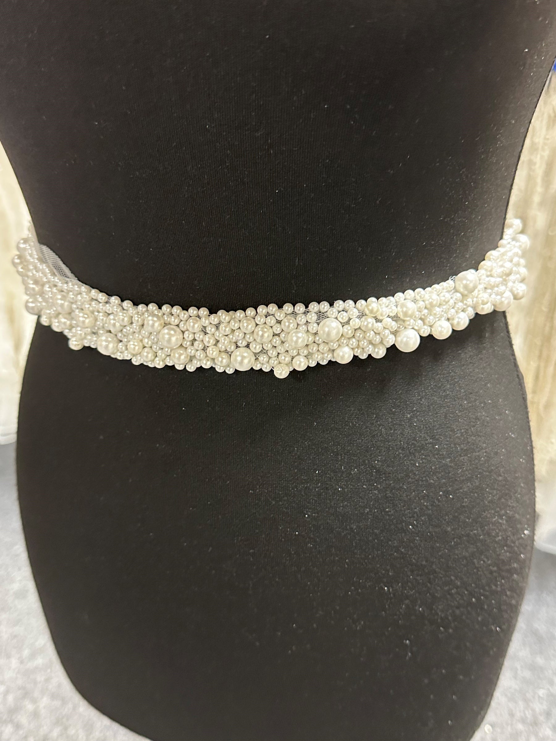 Pearl Dress Trim - Tongue
