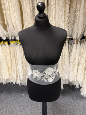 Ivory Corded Italian Lace Trim - Ticino