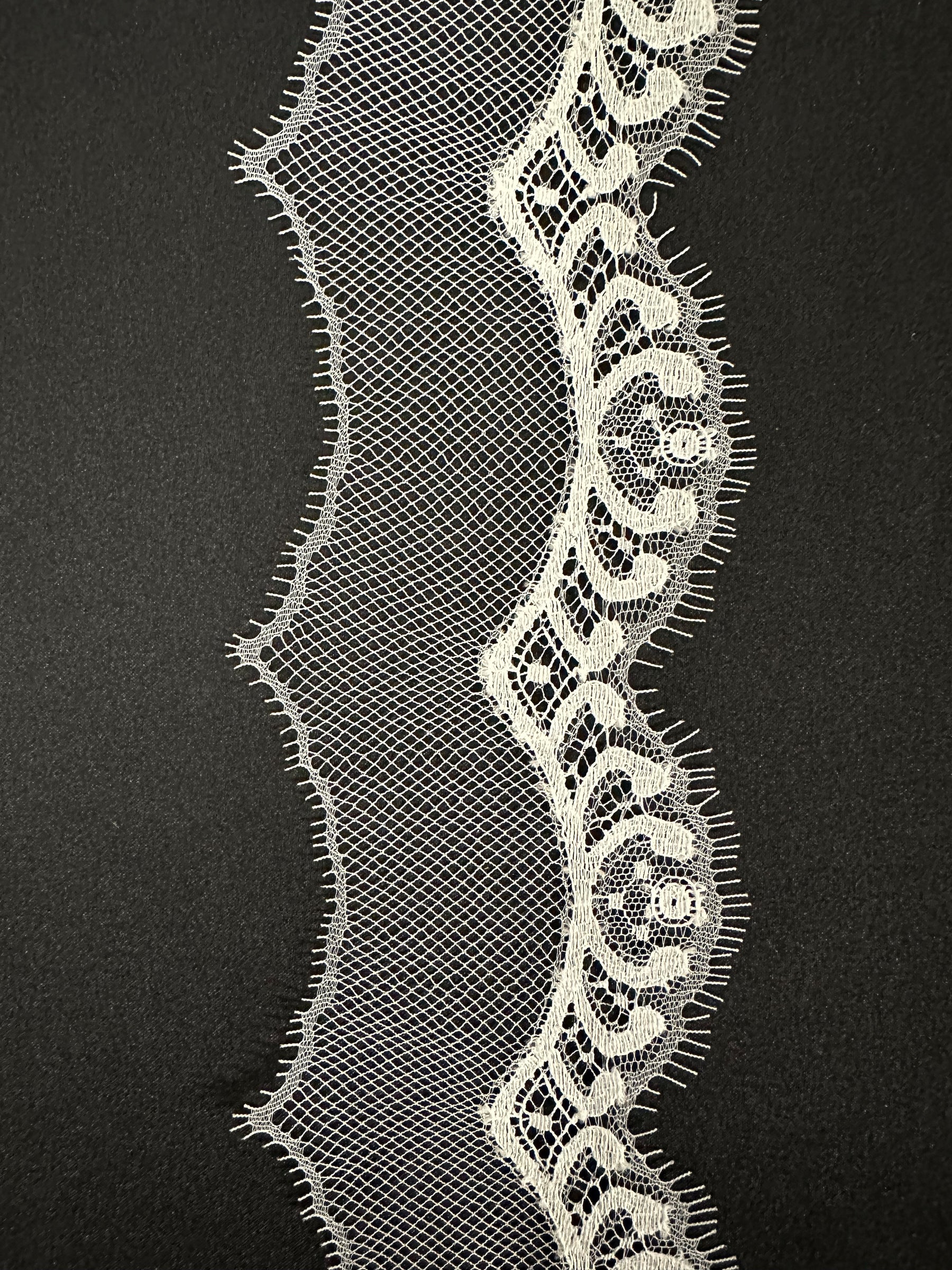 Ivory Chantilly Lace Trim - Zeppelin