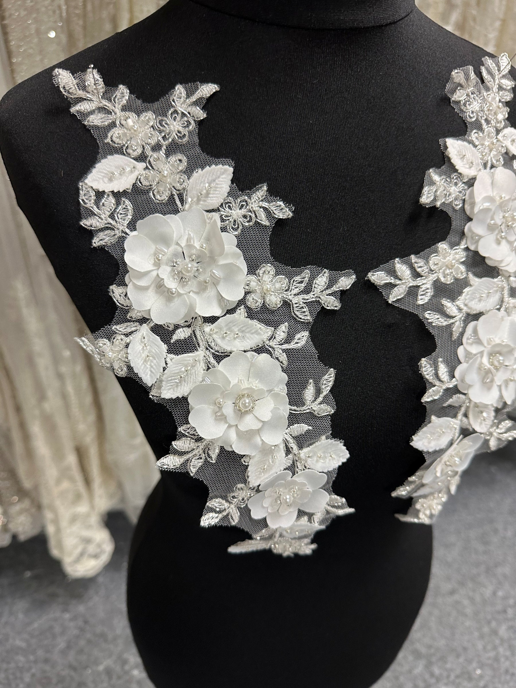 Ivory Flower Lace Appliques - Tulipa