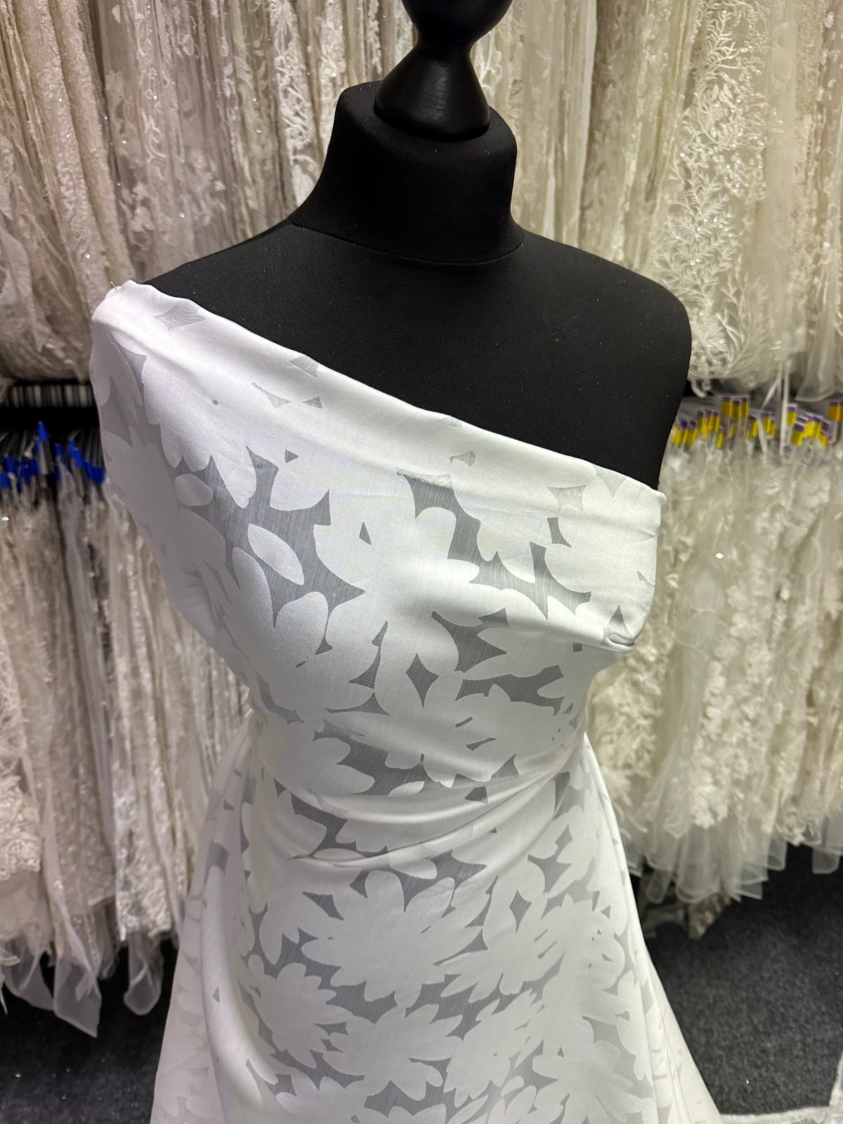 Ivory Burnout Print - Venus (CF)