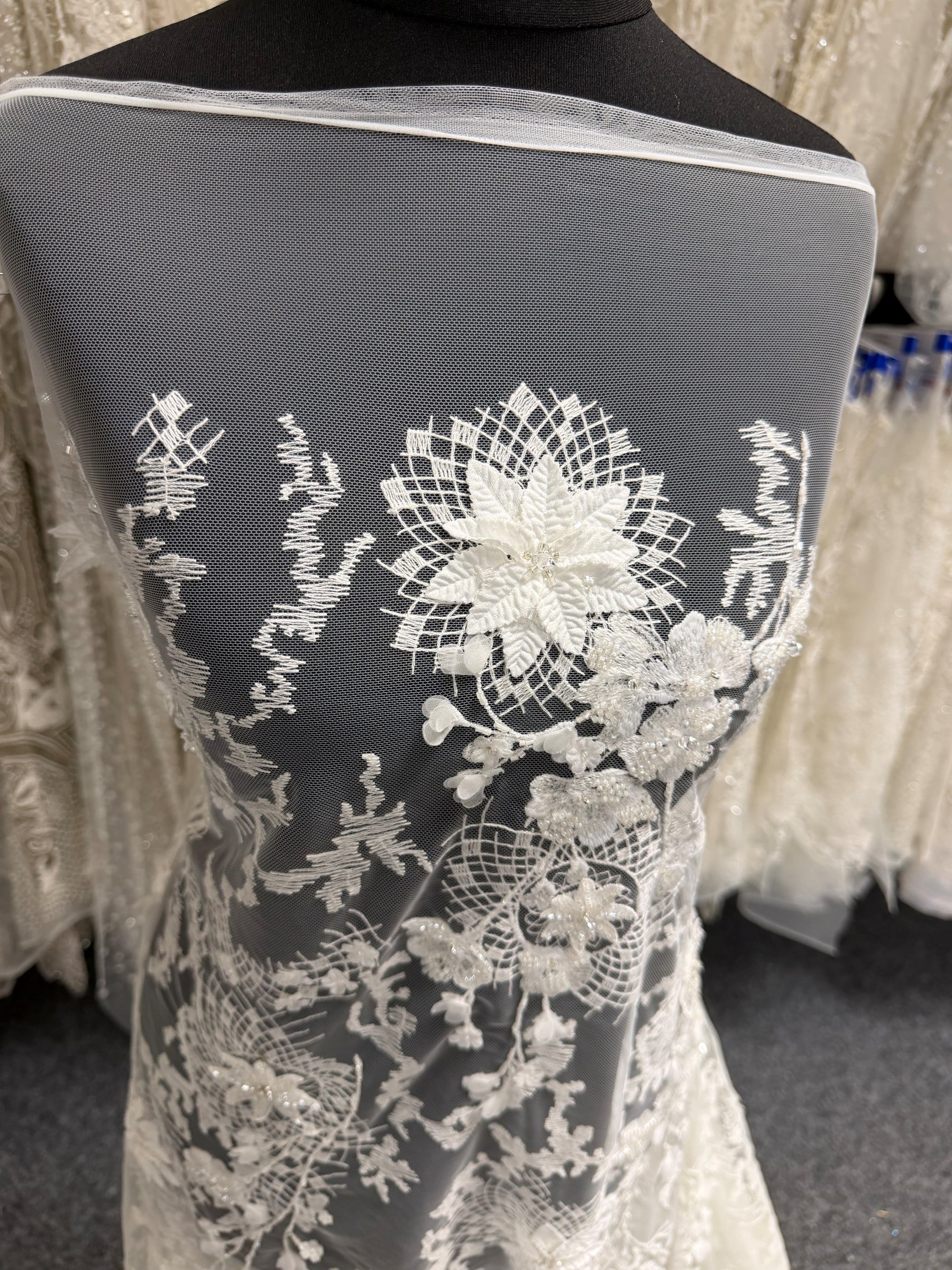 Ivory Embroidered Lace - Vida