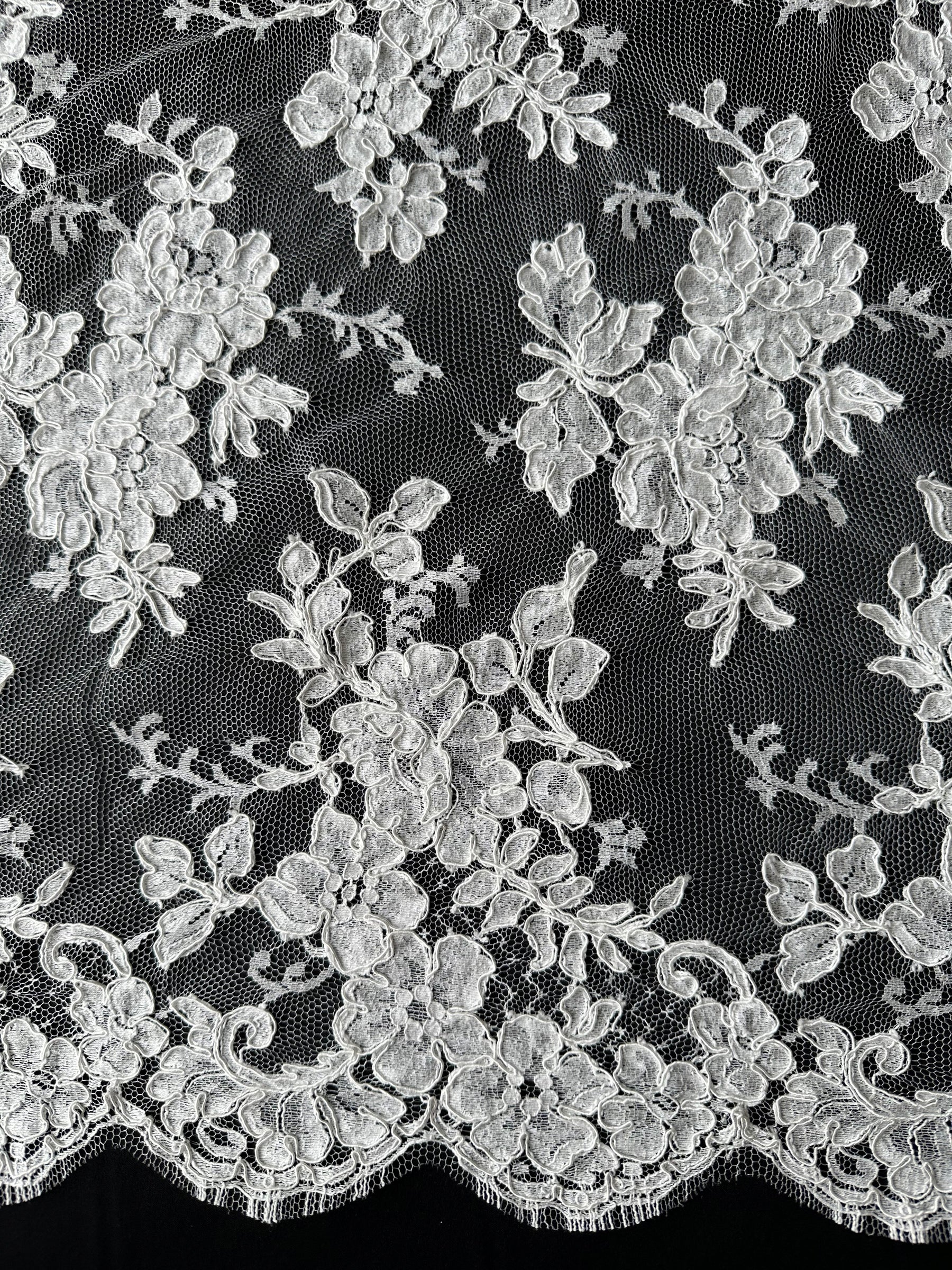 Ivory Corded Chantilly Lace – Zetina