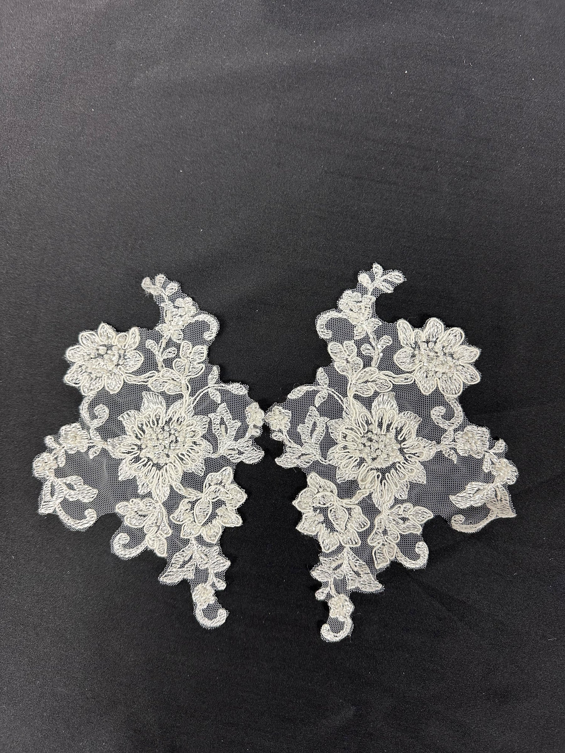 Ivory Lace Appliques - Zara AP 616 (CF)