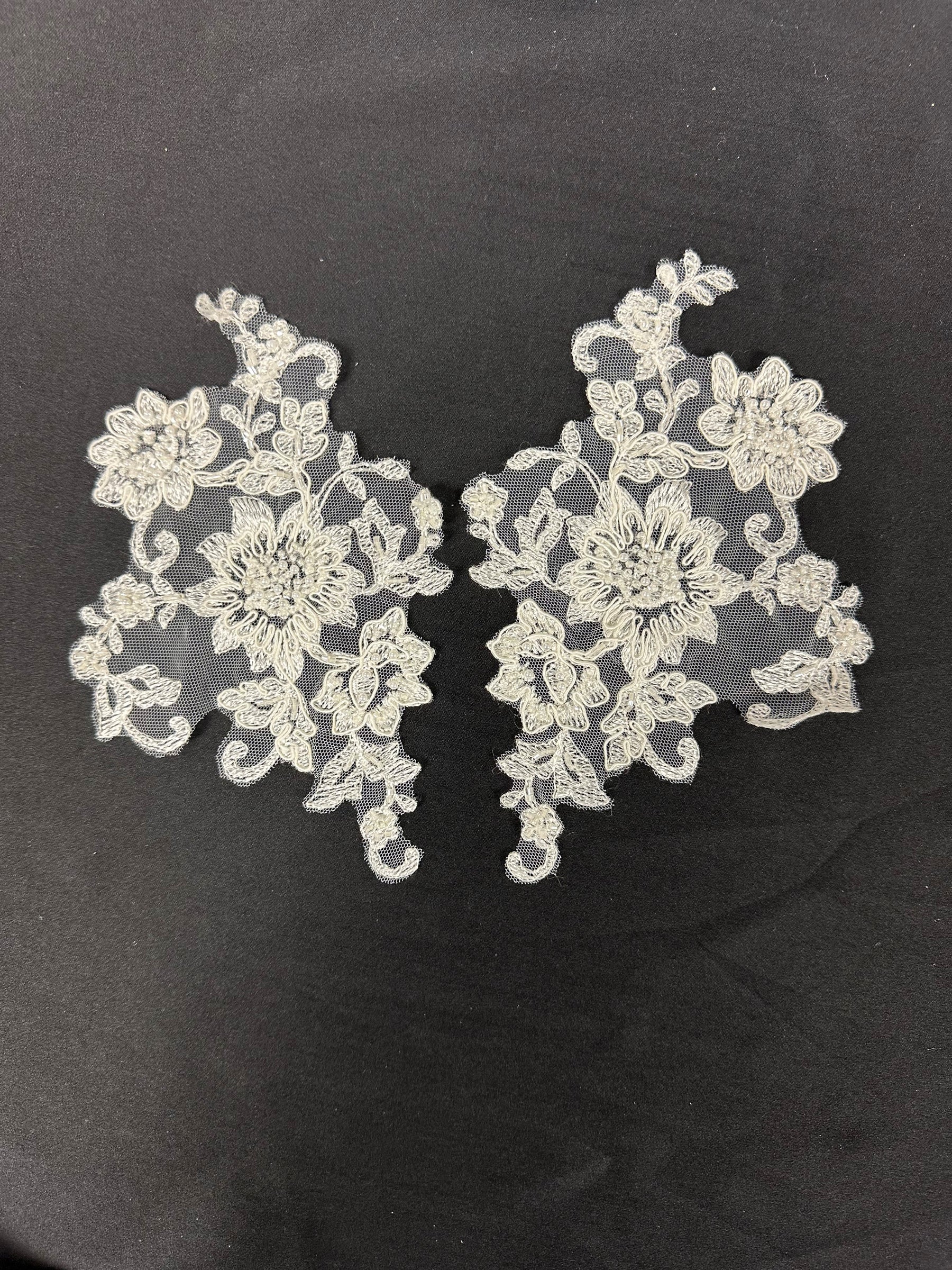 Ivory Lace Appliques - Zara AP 616 (CF)