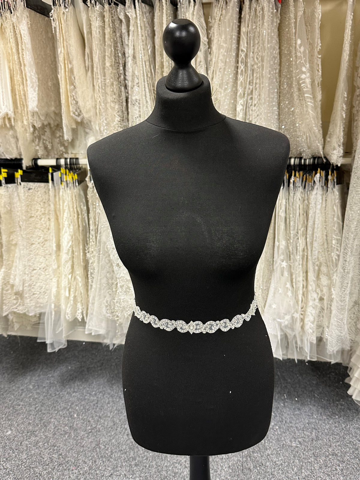 Ivory Crystal Trim – T 407 (CF)