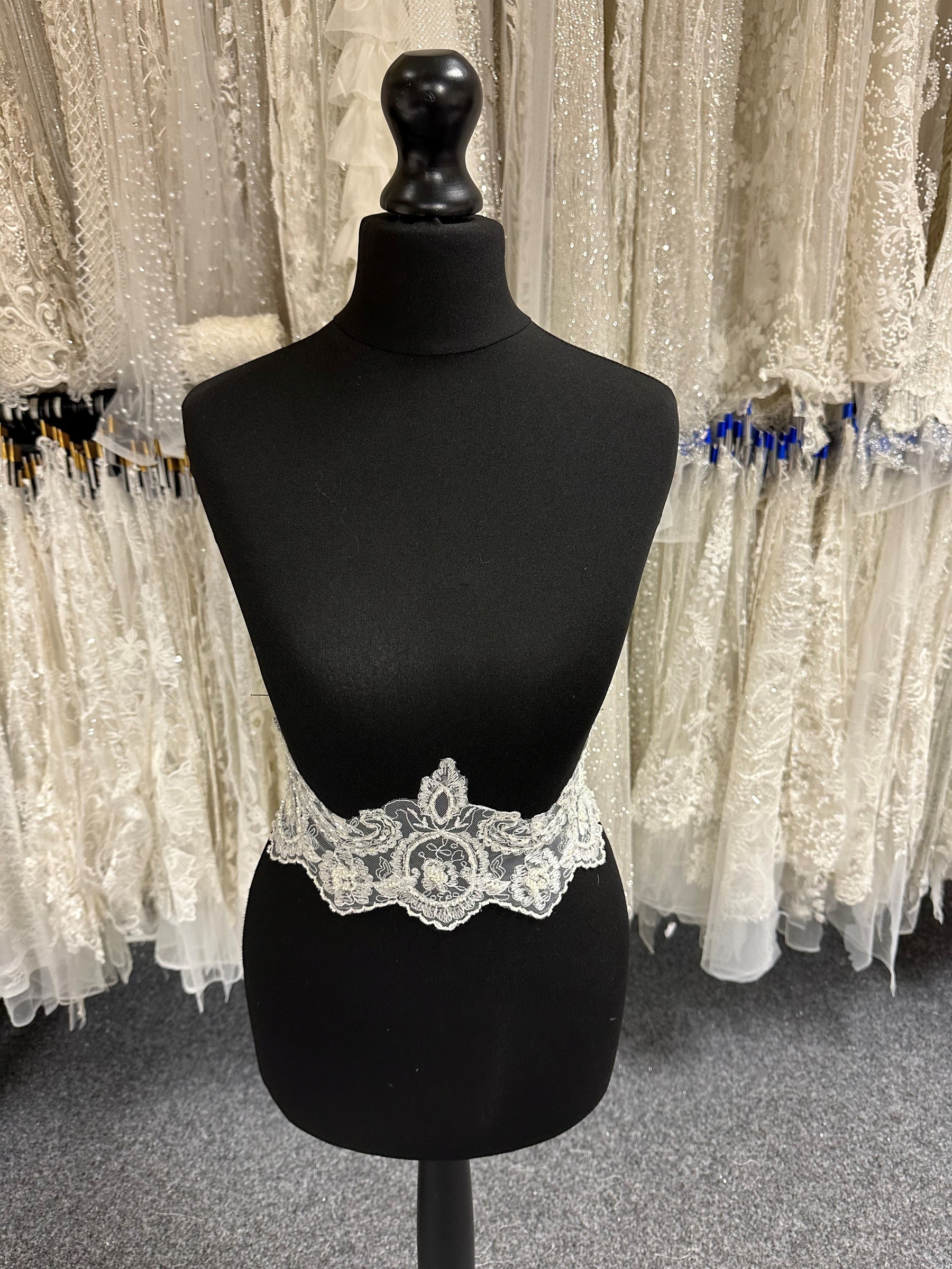 Ivory Embroidered Lace Trim - Sienna (CF T 052)