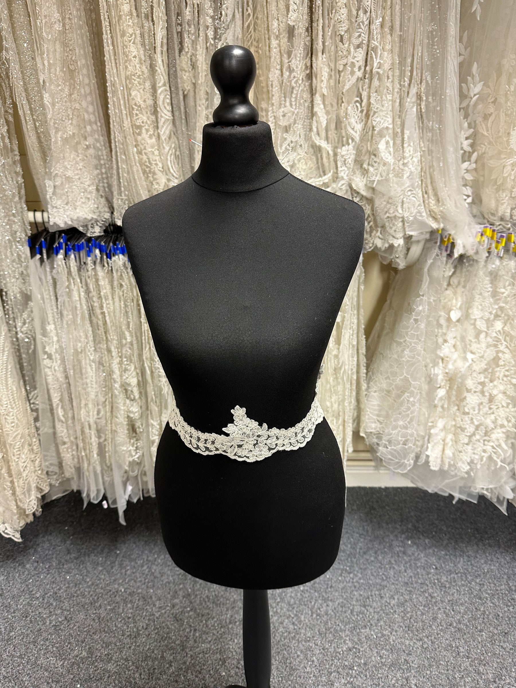 Ivory Corded Lace Trim - T16