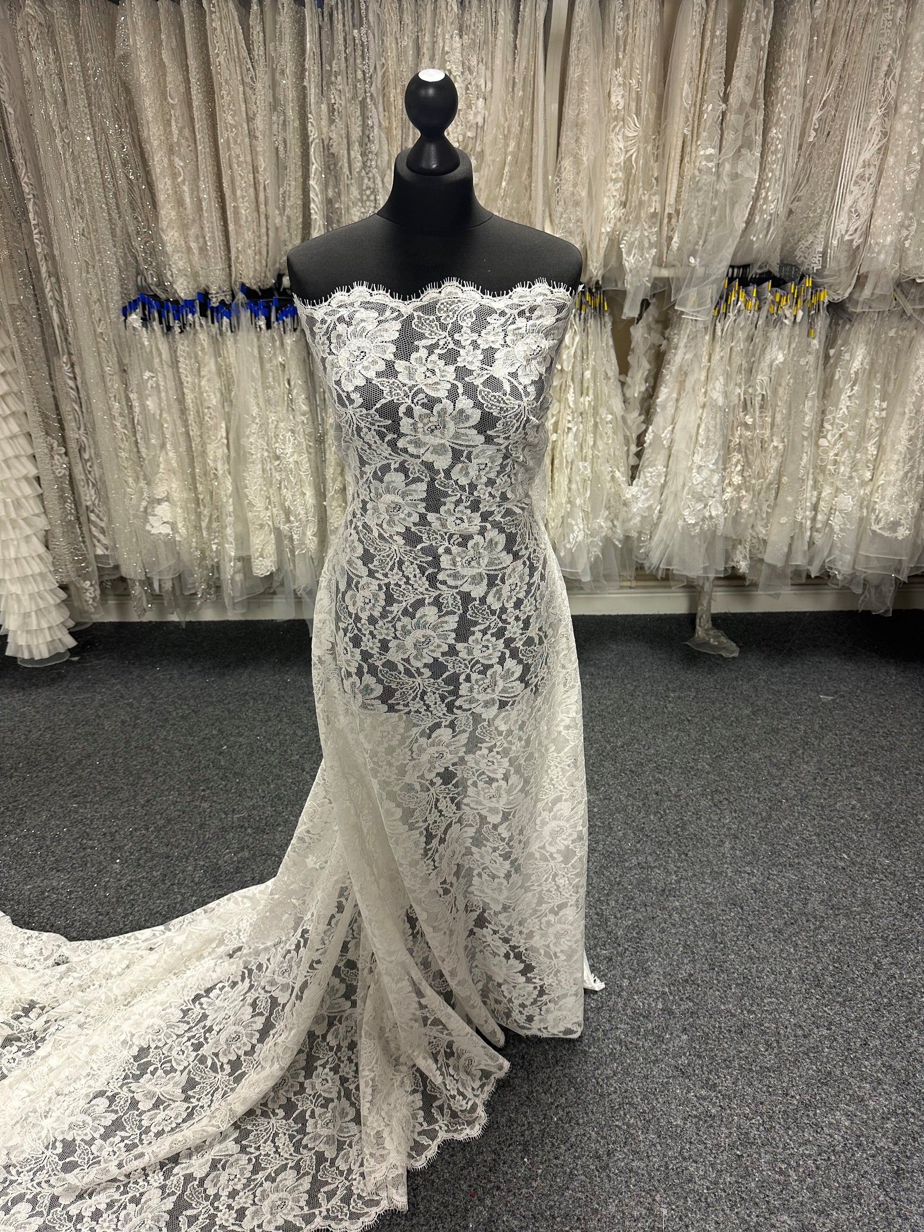 Ivory Corded Chantilly Lace - Grusso Ivory Corded Chantilly Lace - Grusso