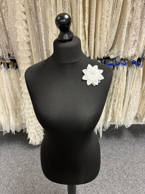 Ivory Layered Flower Applique - AP 2216 (CF)