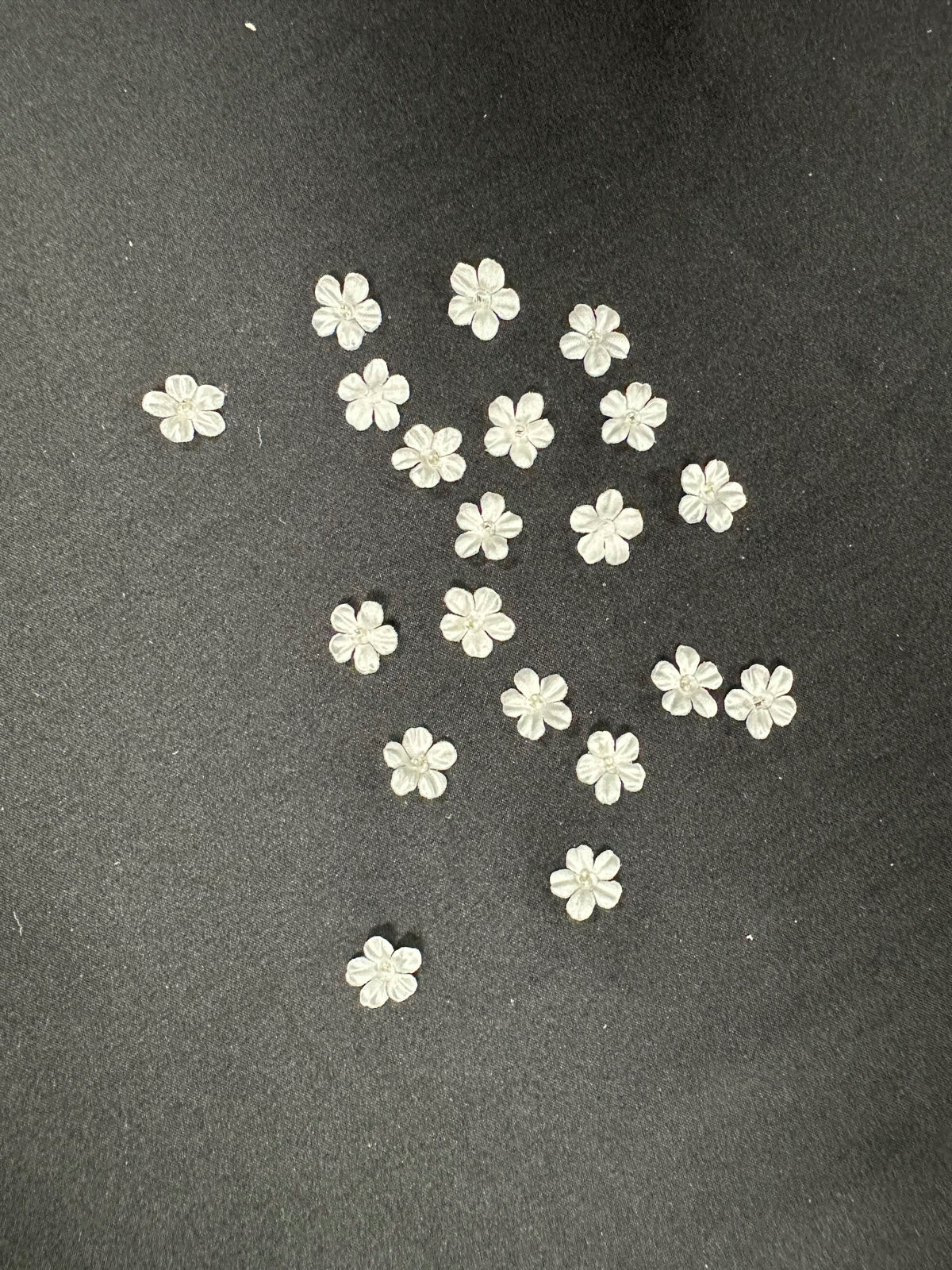 Ivory Laser Cut Flowers - M11 (Bag of 144)
