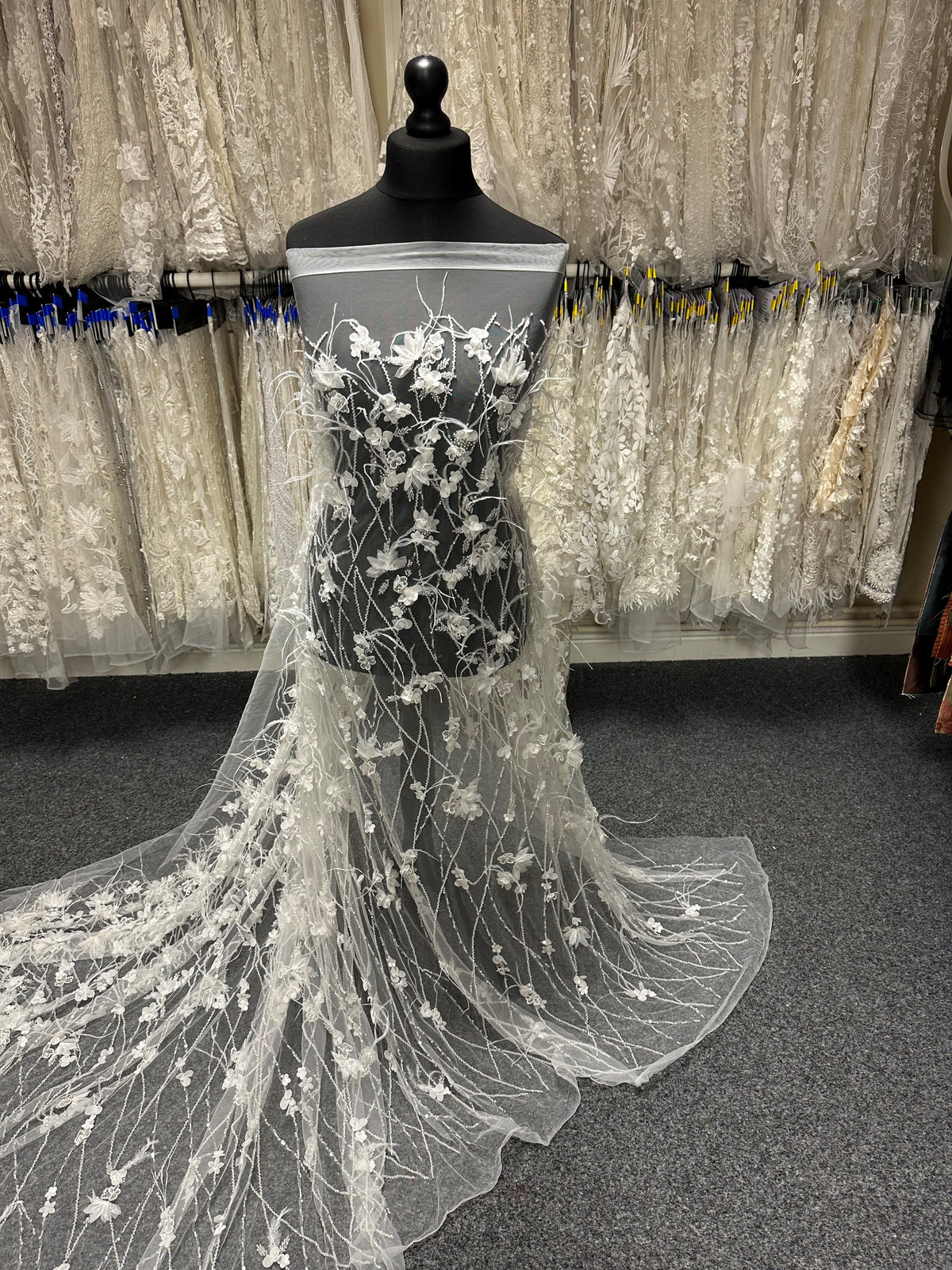 Ivory Feather Lace - Zuly