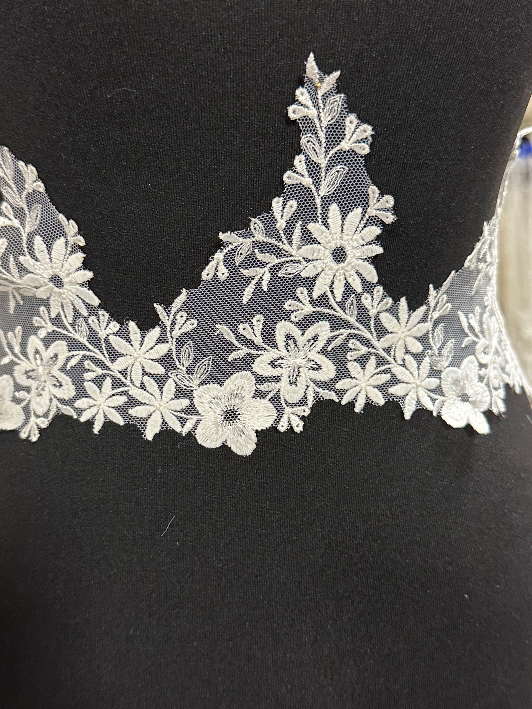 Ivory Flower Trim - TR 145 (CF)