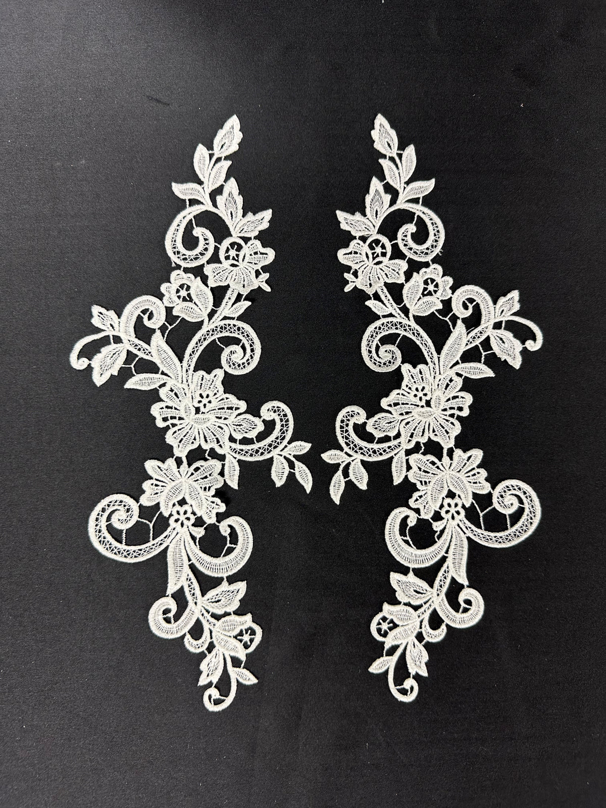 Ivory Guipure Lace Appliques - Acute