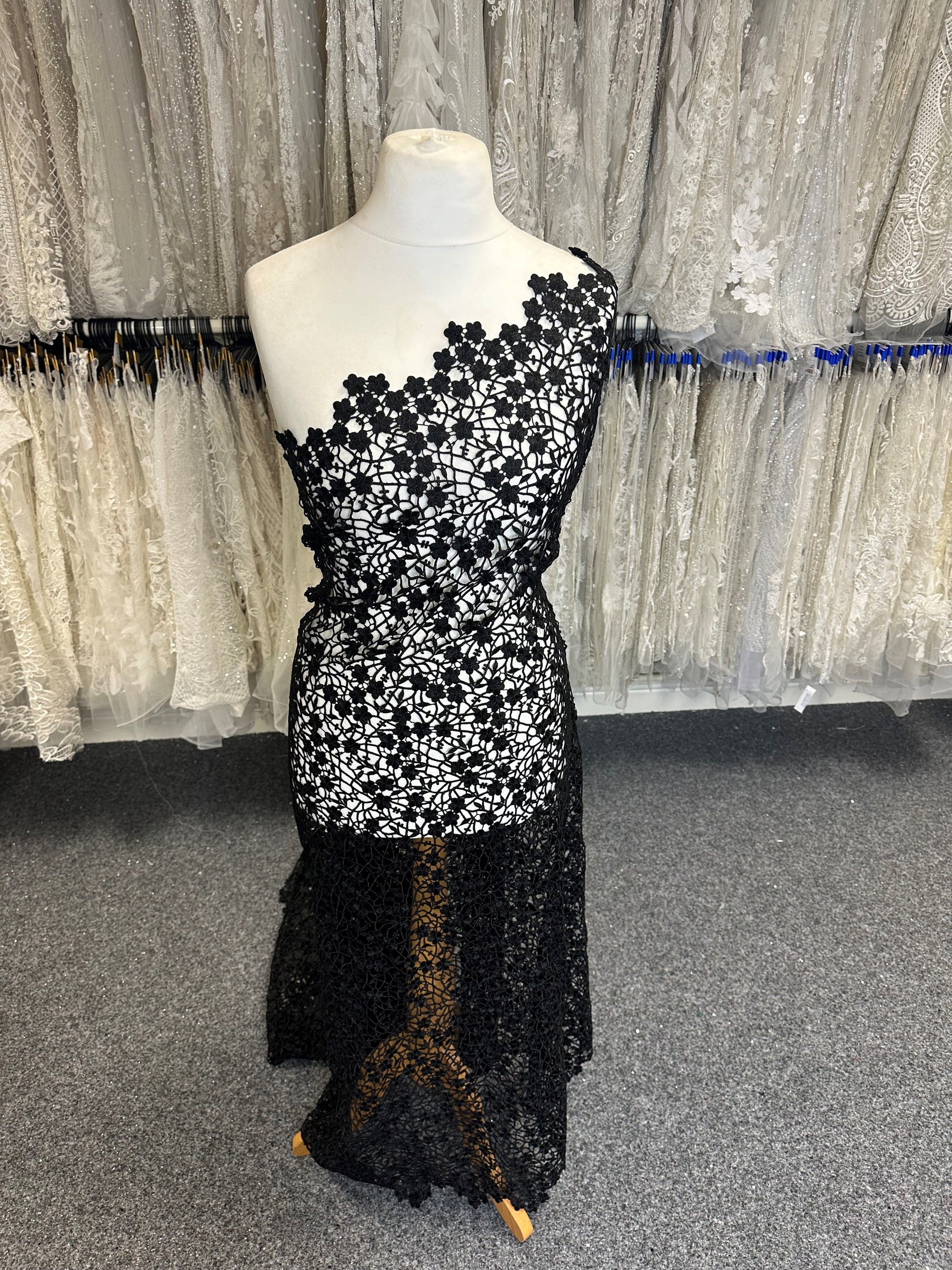Black Guipure Lace - Ebba Black Guipure Lace - Ebba